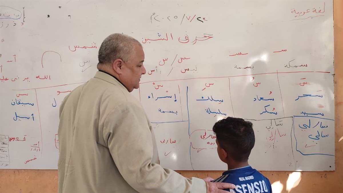 وكيل وزارة التربية والتعليم بالأقصر يتابع الخطة العلاجية