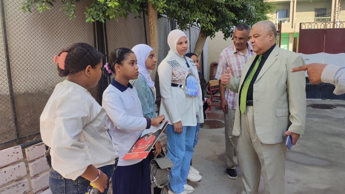 وكيل وزارة التربية والتعليم بالأقصر يتابع الخطة العلاجية