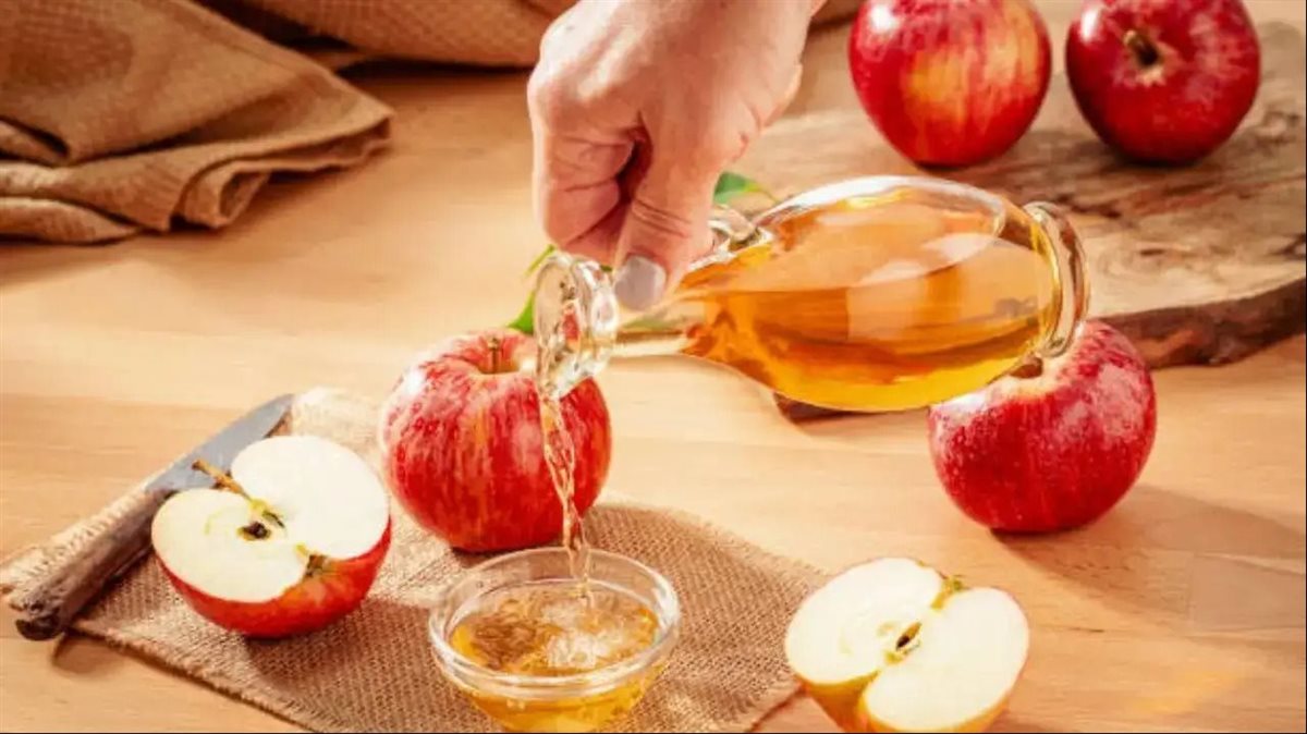 عصير التفاح الطبيعي