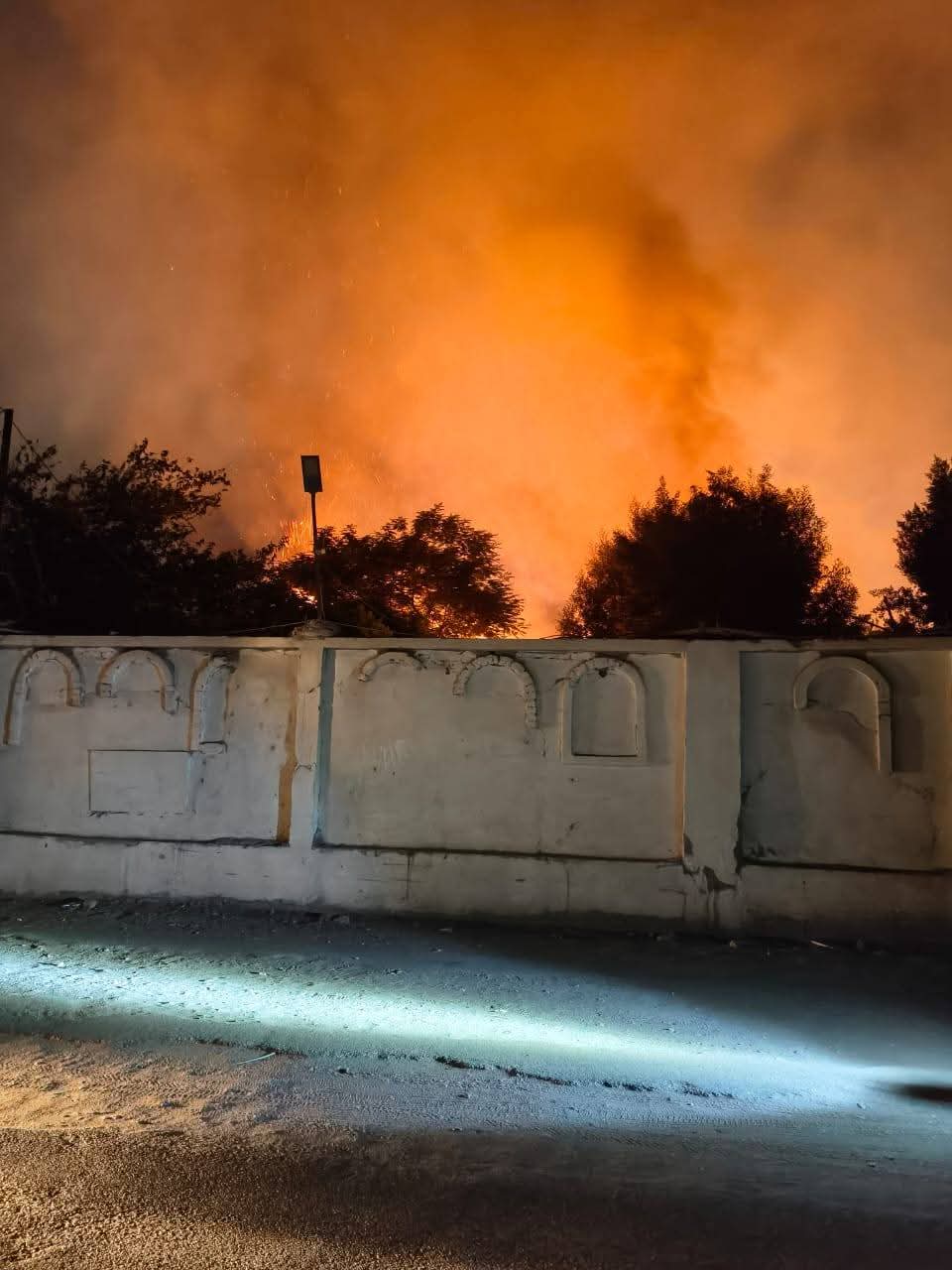 حريق بكمية هيش على الترعة الإبراهمية بأسيوط