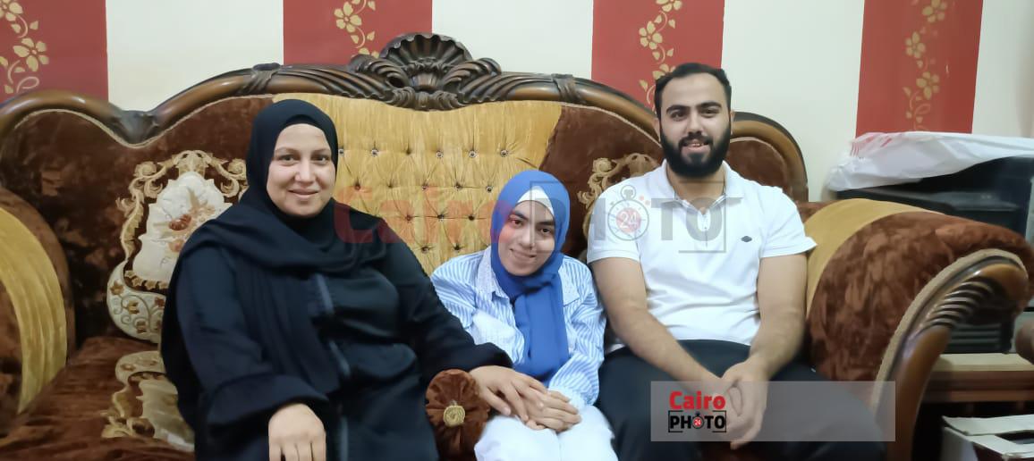 ياسمين الكومي مريضة ضمور العضلات طالبة الثانوية العامة 