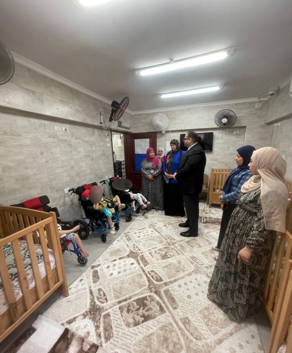 <strong>النيابة العامة تُواصل تفتيش مؤسسات رعاية الأطفال وزيارة دور رعاية المسنين</strong>