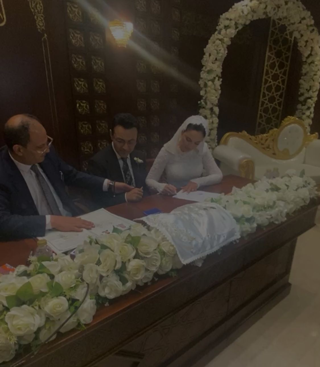 الصور الأولى من عقد قران الإعلامي محمد سعيد محفوظ على الدكتورة مها فتحي