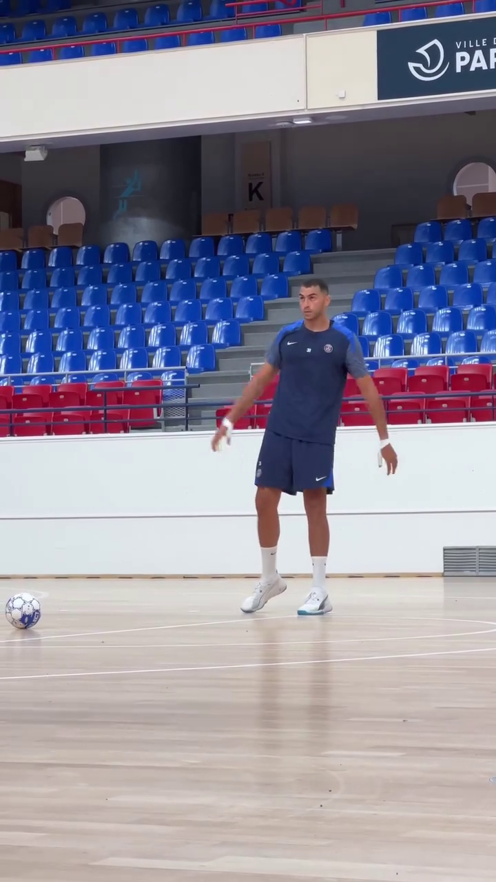 عبد الرحمن فيصل لاعب باريس سان جيرمان