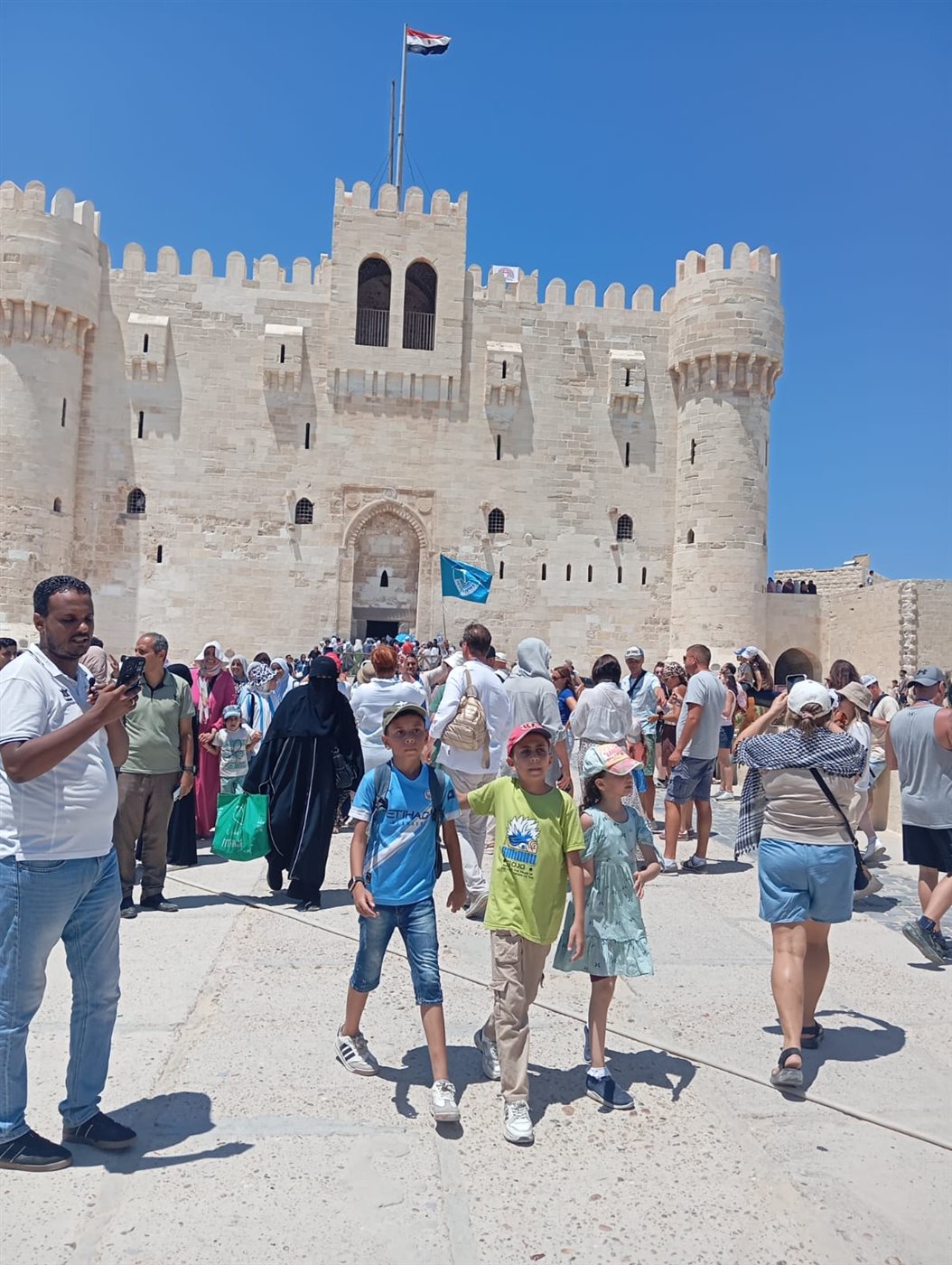 <strong>إقبال جماهيري كبير على المتاحف والمواقع الأثرية بالإسكندرية</strong>