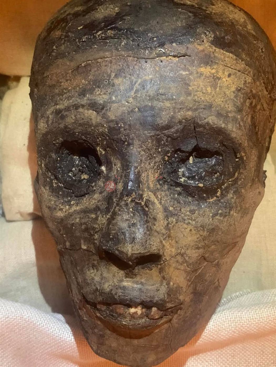 مومياء توت عنخ آمون بوادي الملوك بالأقصر (5)