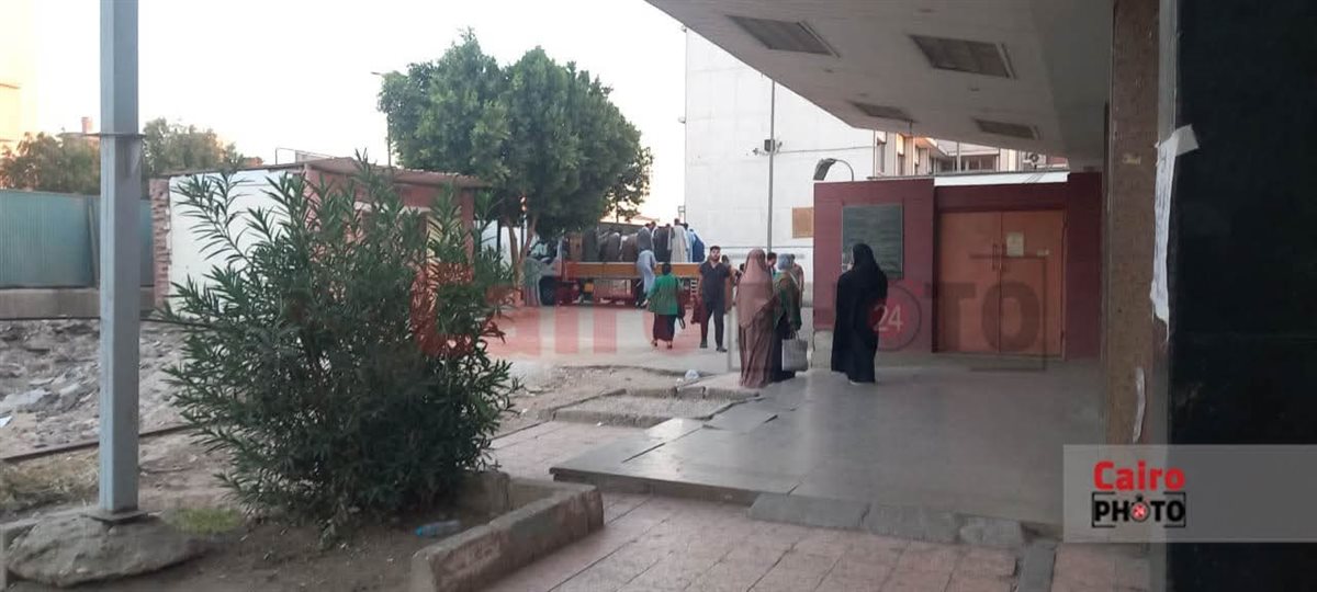لحظة خروج جثمان والد أطفال دلجا من مستشفى أسيوط الجامعي 