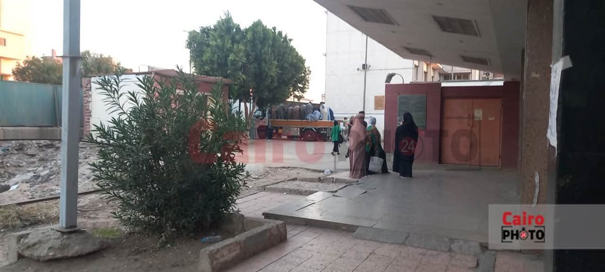لحظة خروج جثمان والد أطفال دلجا من مستشفى أسيوط الجامعي 