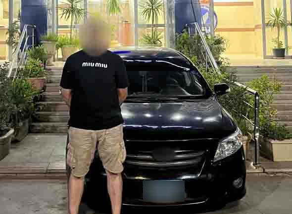 المتهم وسيارته 