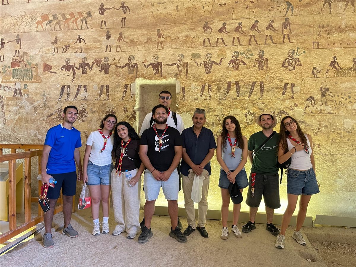 وفد كشافة فرنسي يزور أبرز المعالم الأثرية بالمنيا