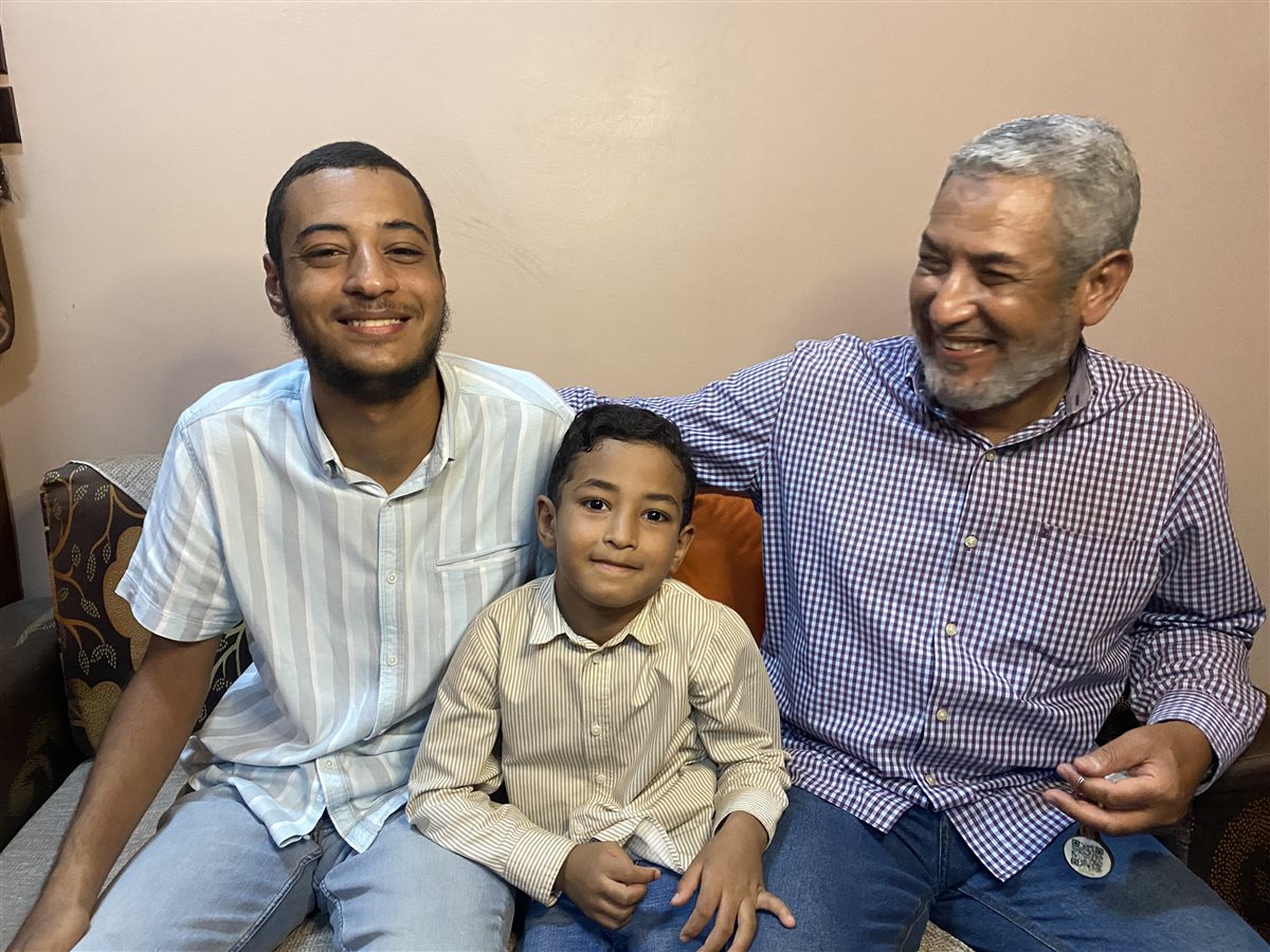 فرحة العائلة بتفوق محمد