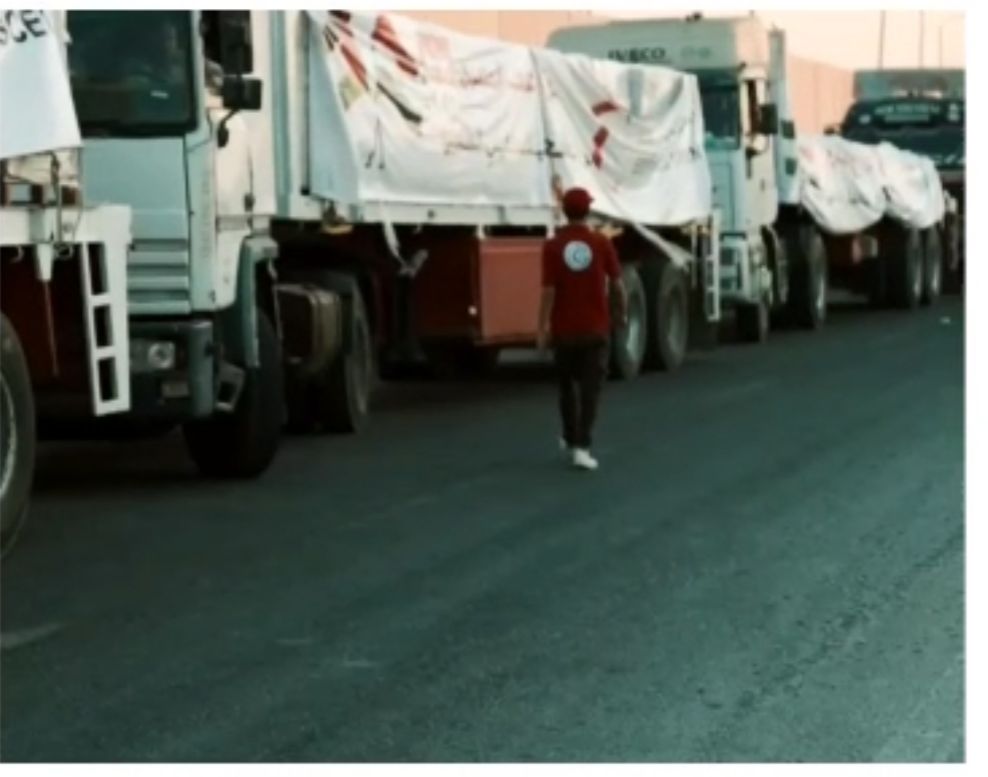 الهلال الأحمر المصري يطلق قافلة مساعدات انسانية إلى غزة