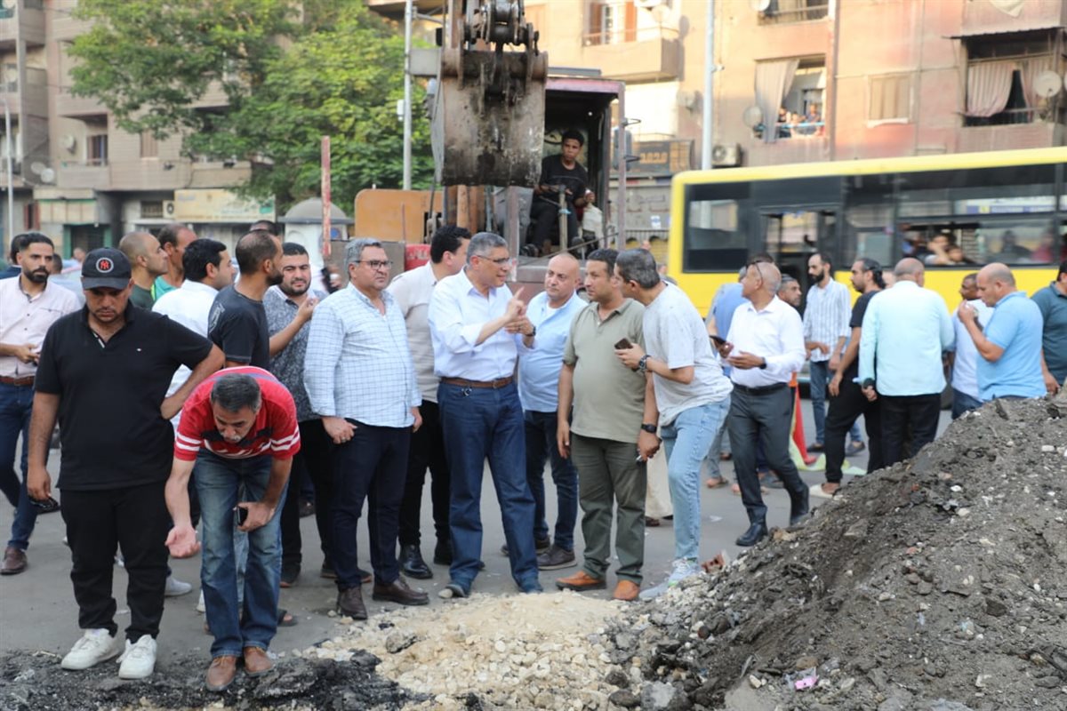 محافظ الجيزة يتابع عودة المياه والكهرباء للمناطق المتضررة 