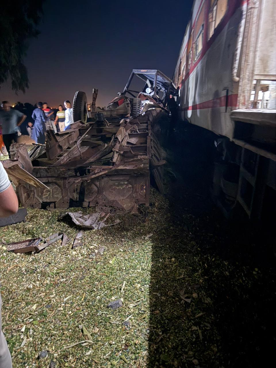 اصطدام قطار بخط المناشي بجرار زراعي بالبحيرة