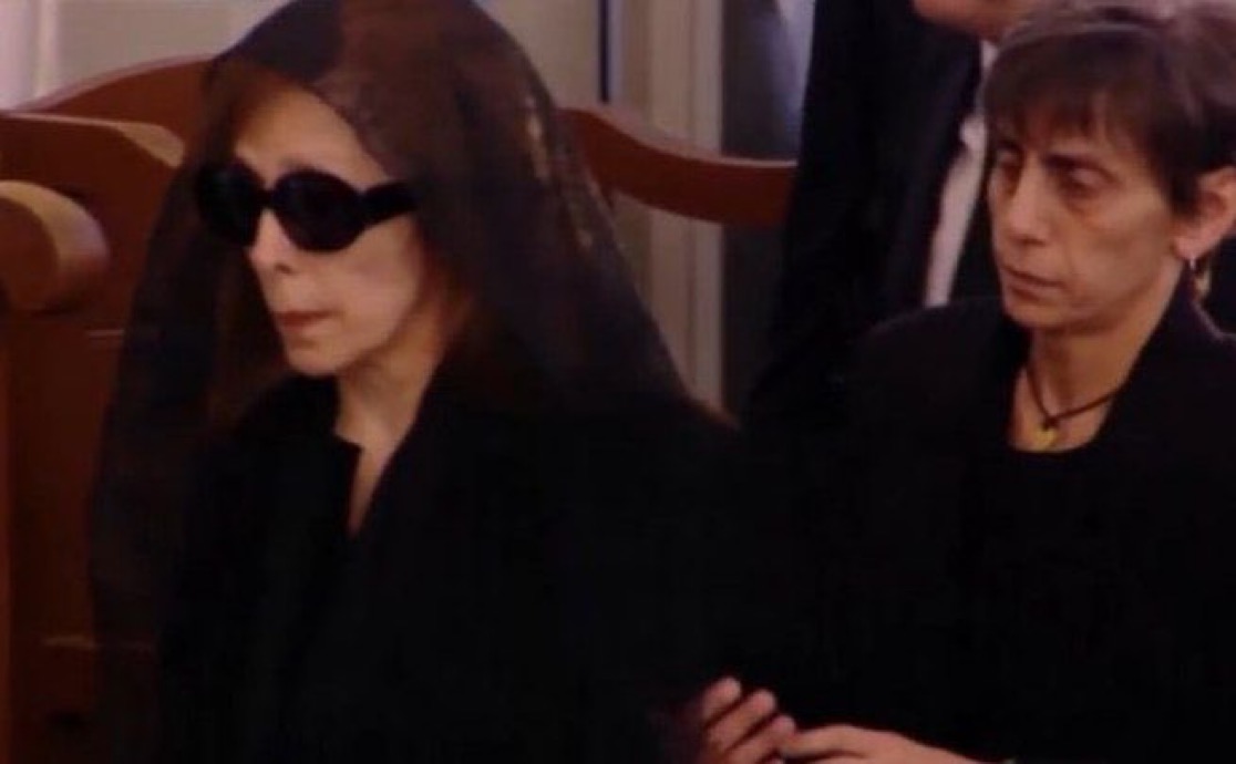 ظهور مؤثر وصدمة لـ فيروز لحظة وداع نجلها زياد الرحباني