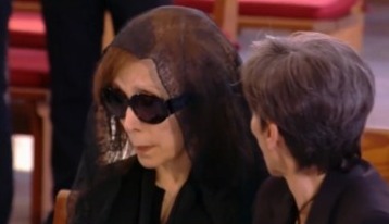 ظهور مؤثر وصدمة لـ فيروز لحظة وداع نجلها زياد الرحباني