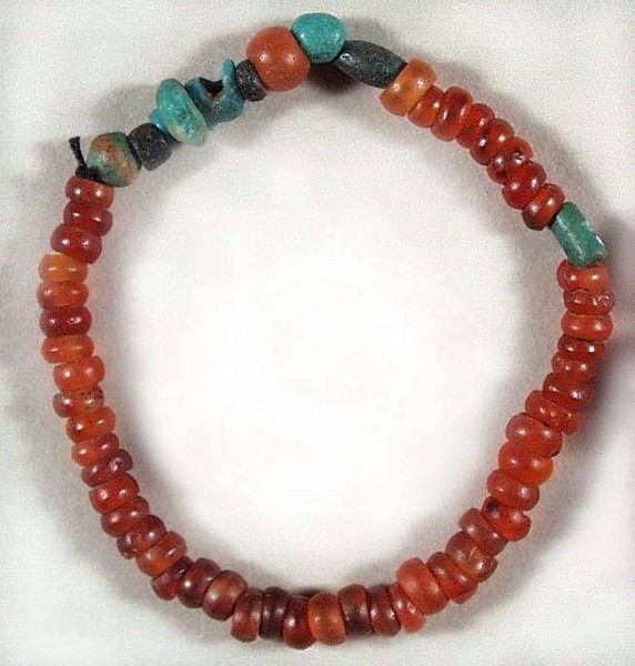 حُليًّا فريدة من عصر الدولة القديمة