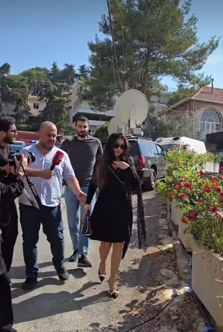 كارول سماحة ونجوى كرم وهيفاء وهبي يعزون فيروز في نجلها زياد الرحباني