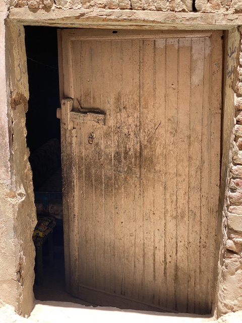 أقدم باب في الاقصر من 130سنة