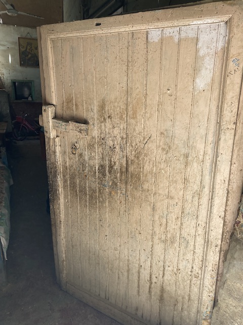 أقدم باب في الاقصر من 130سنة