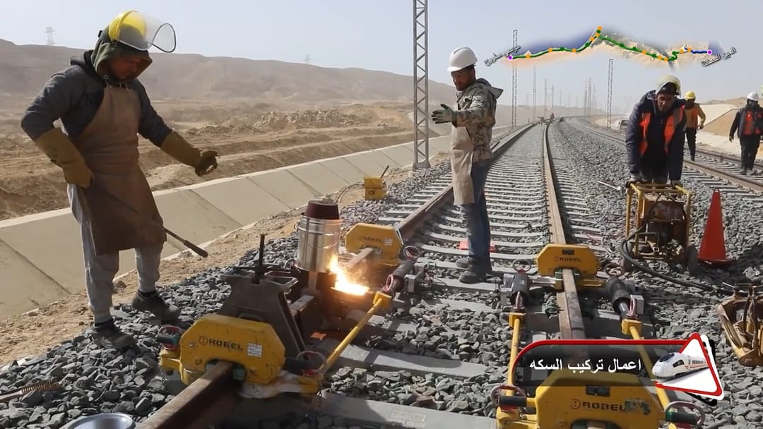 تقدم الأعمال التنفيذية لمشروع الخط الأول من القطار الكهربائي السريع
