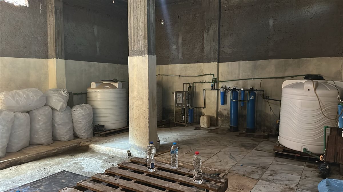 ضبط مصنع بير سلم لإنتاج المياه المعدنية المغشوشة والخل بالمنوفية