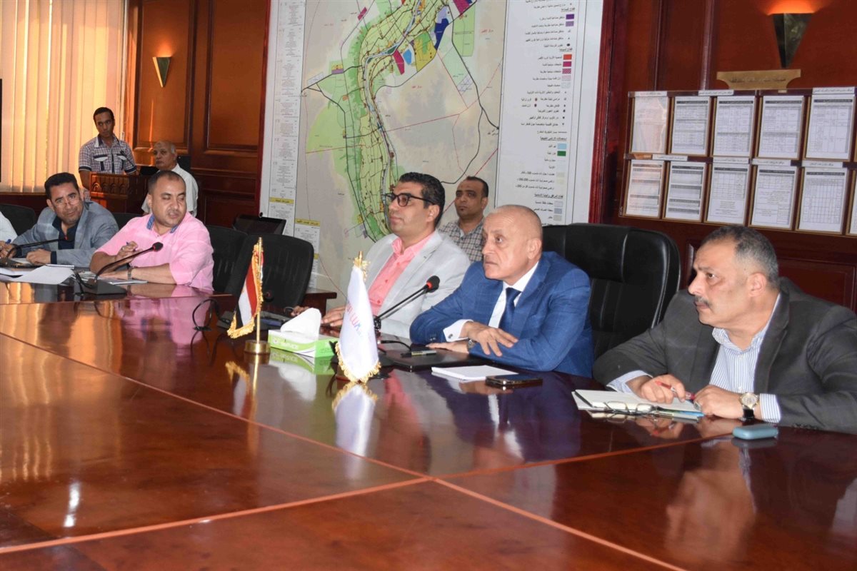 اجتماع محافظ الأقصر