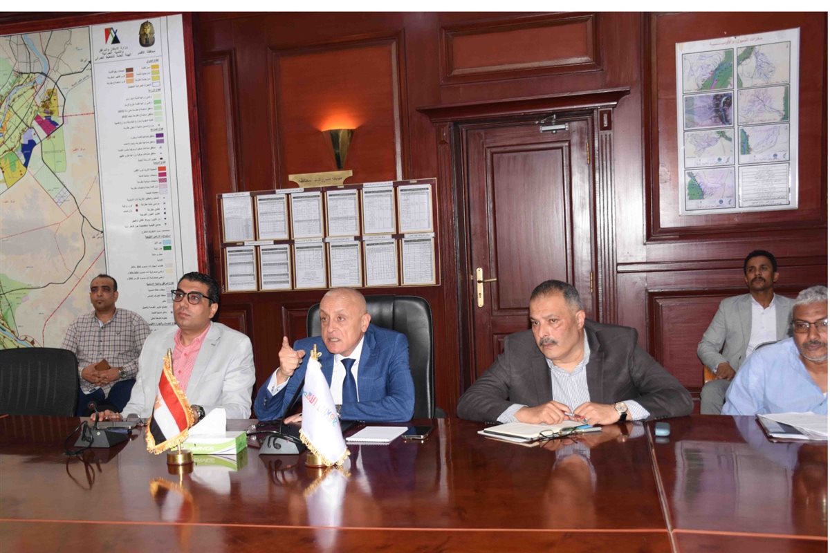 اجتماع محافظ الأقصر