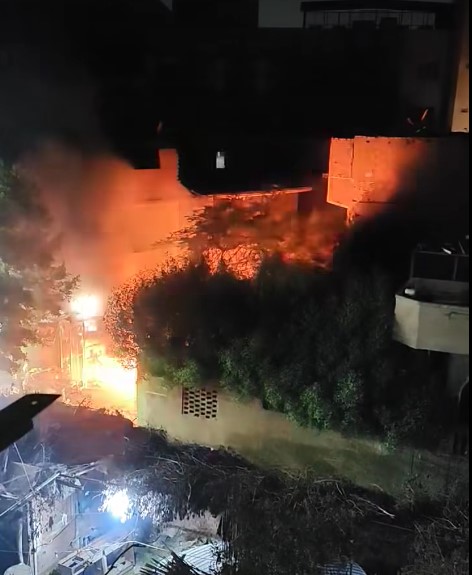 <strong>حريق هائل في محول كهرباء بأبو النمرس </strong>