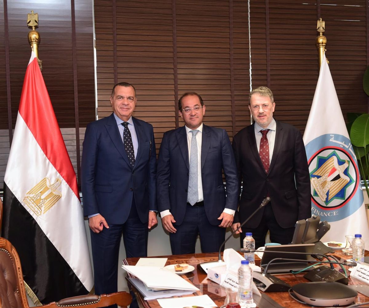 وزير المالية مع المؤسسة الدولية الإسلامية لتمويل التجارة