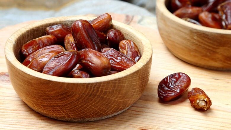 فوائد التمر مع الماء على الريق