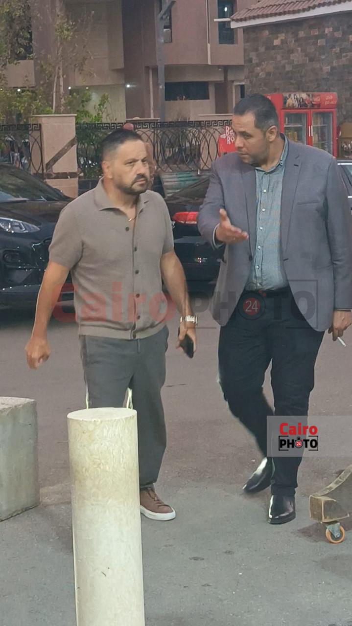 ادوارد يقدم واجب العزاء في شقيق خالد جلال