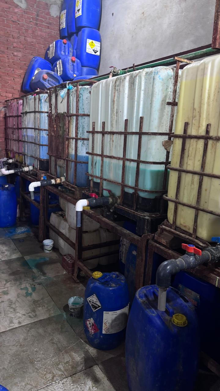 ضبط 25 طن منظفات داخل كيان مخالف غير مرخص في المنوفية