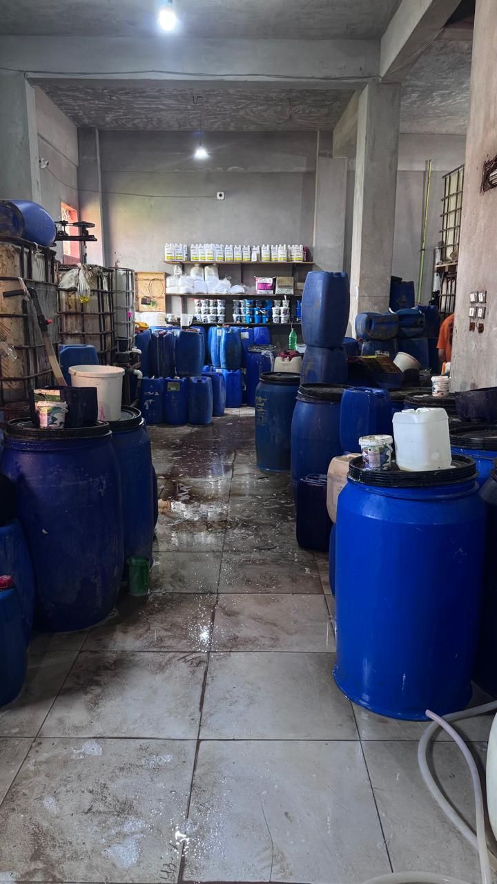 ضبط 25 طن منظفات داخل كيان مخالف غير مرخص في المنوفية