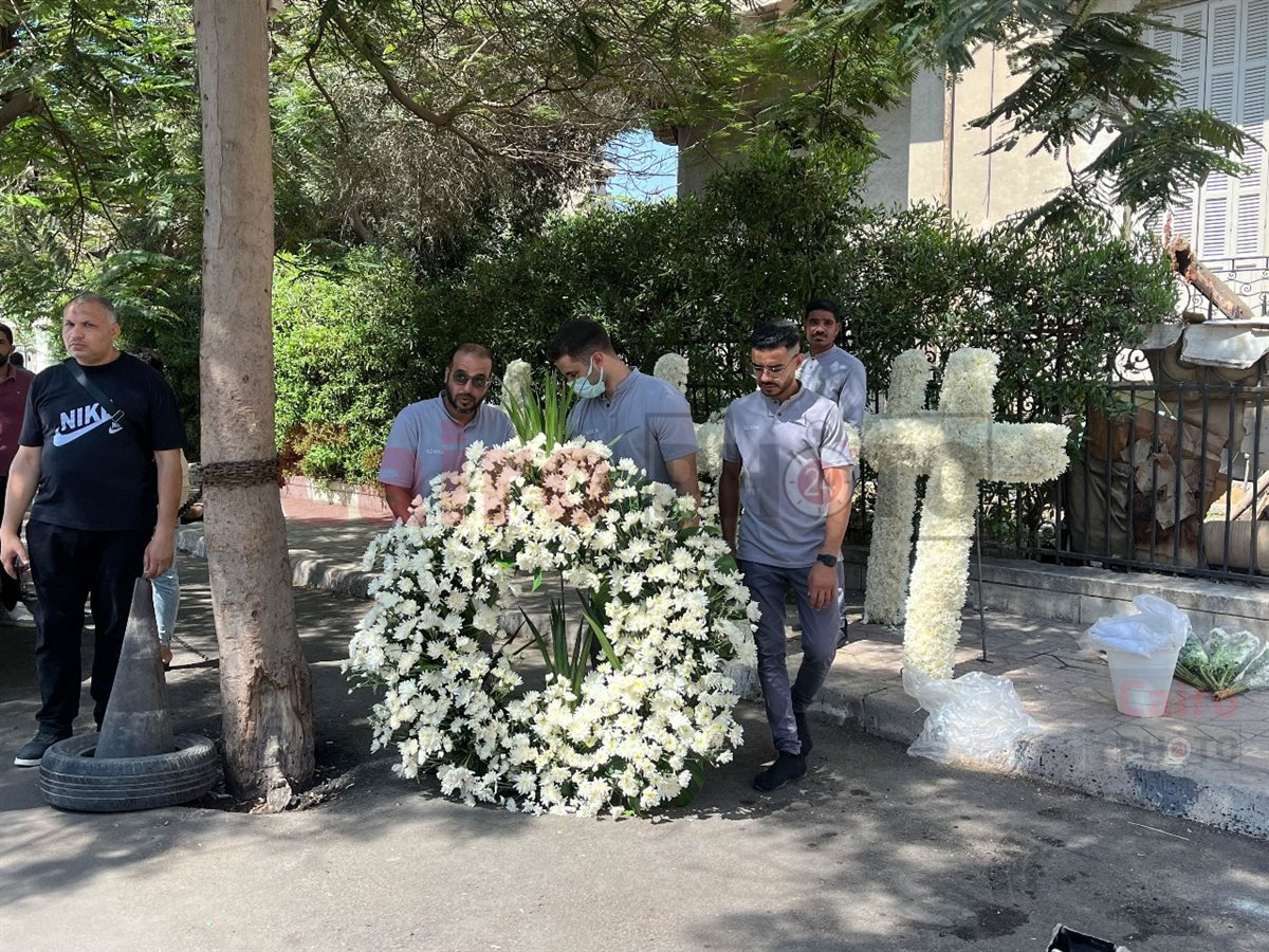 تجهيزات استقبال  جثمان لطفي لبيب