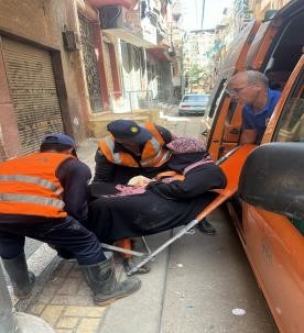 <strong>نقل مسنة للمستشفى بالبحيرة </strong>