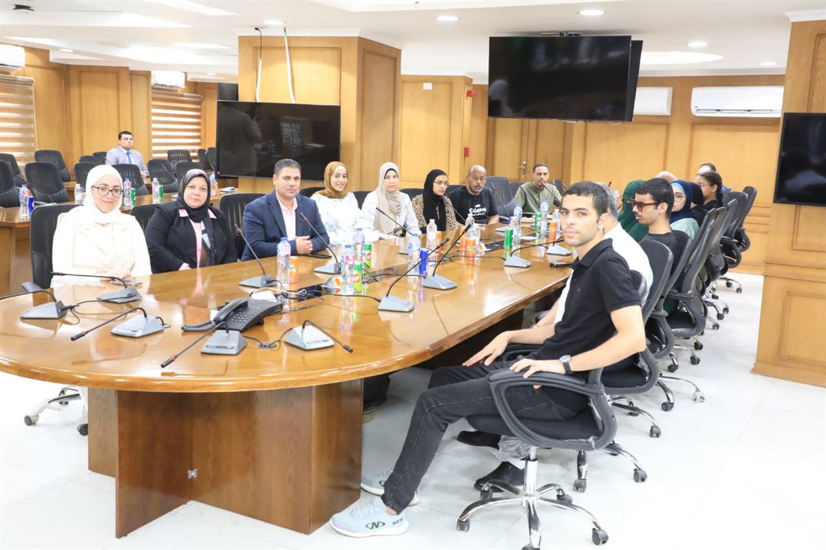 محافظ الجيزة يكرم أوائل الثانوية العامة والدبلومات الفنية 