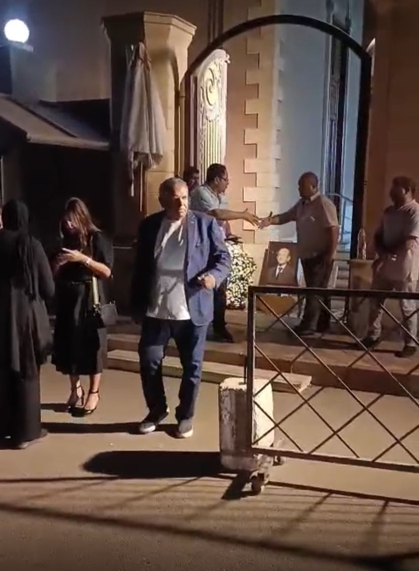 علي الحجار ومحمد لطفي وحجاج عبد العظيم أبرز الحضور بعزاء لطفي لبيب