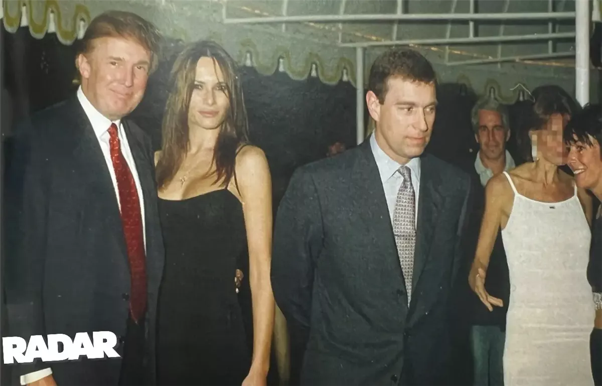 صورة نادرة تكشف طبيعة علاقة ترامب بـ جيفري إبستين 