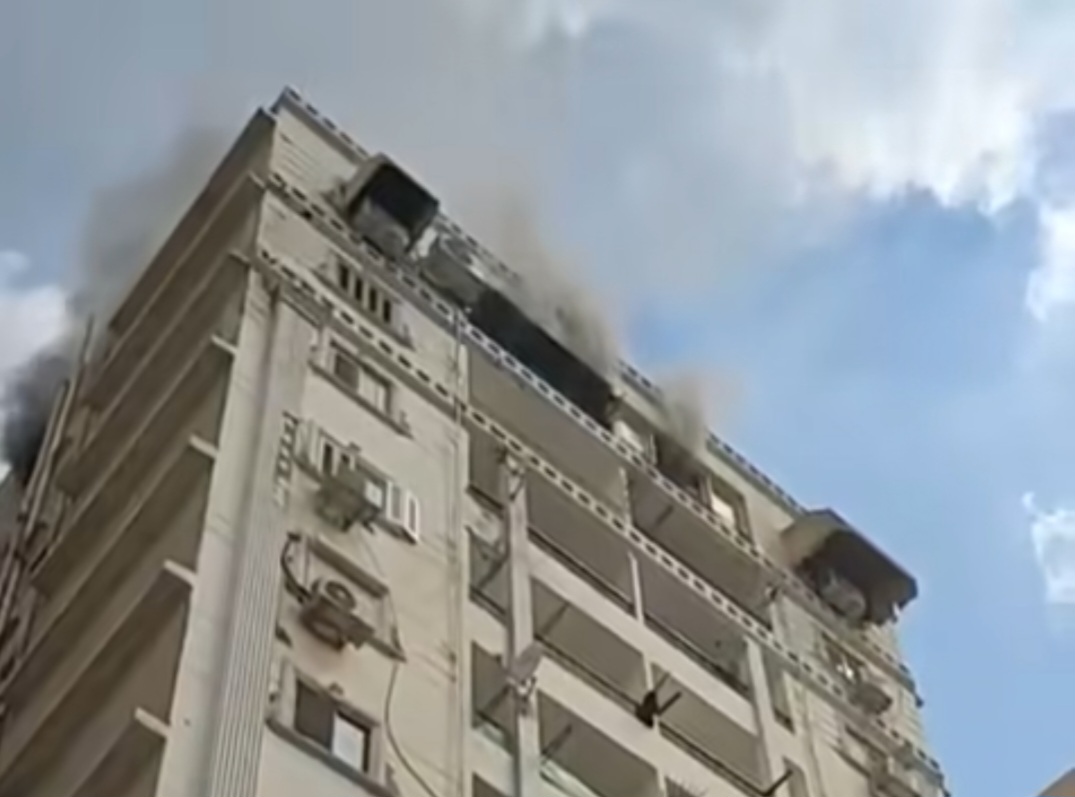حريق في وحدة سكنية بالدور الحادي عشر بأحد الأبراج في السويس 