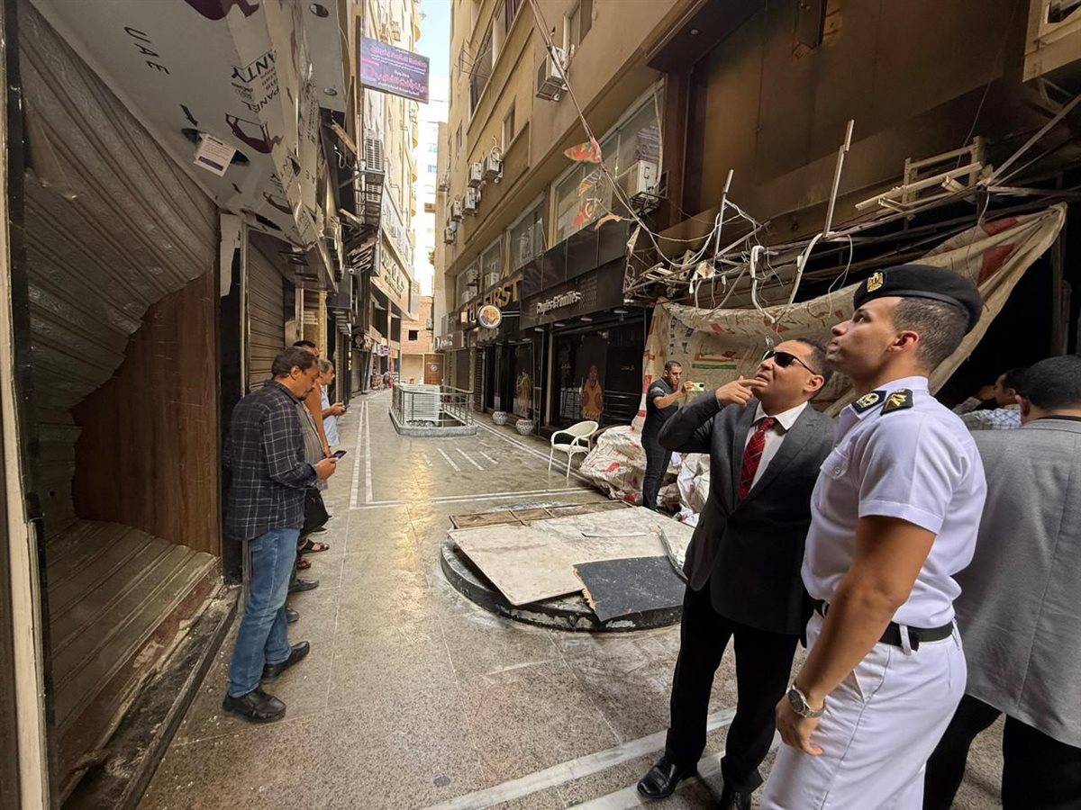 النيابة الإدارية تنتقل لموقع انفجار أنبوبة بمحل في سوهاج