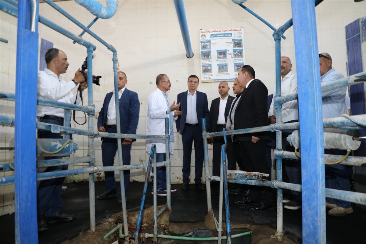 وزير الزراعة خلال التفقد