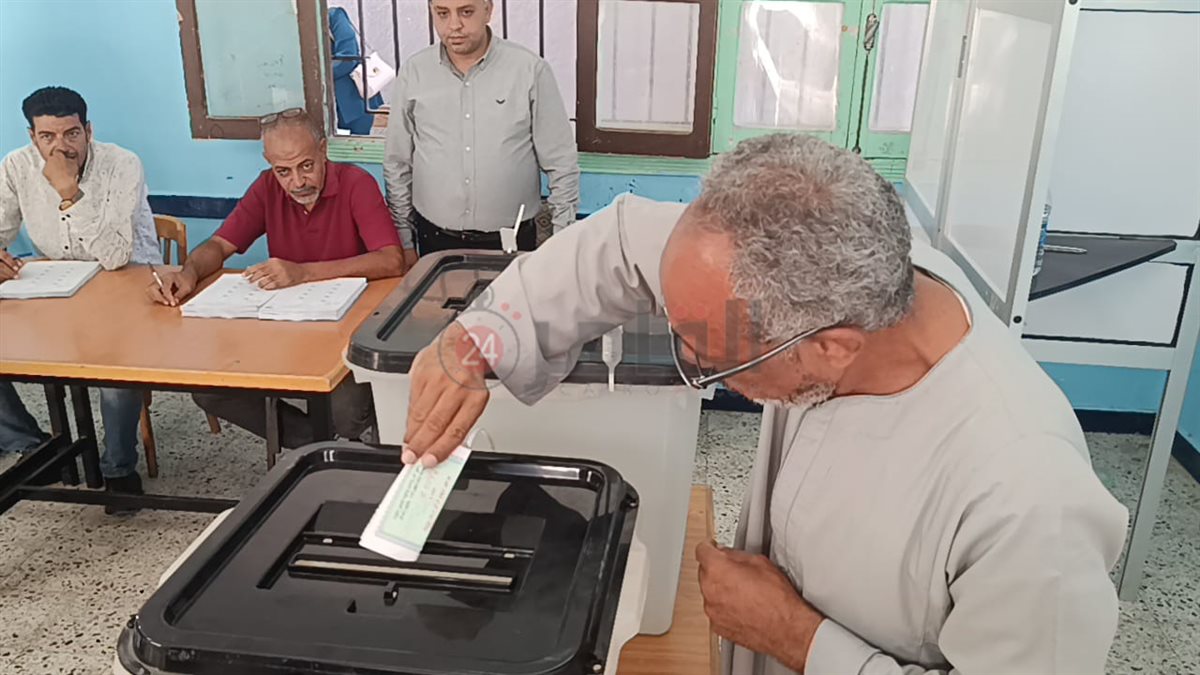 التصويت في انتخابات الشيوخ بالبحر الأحمر 