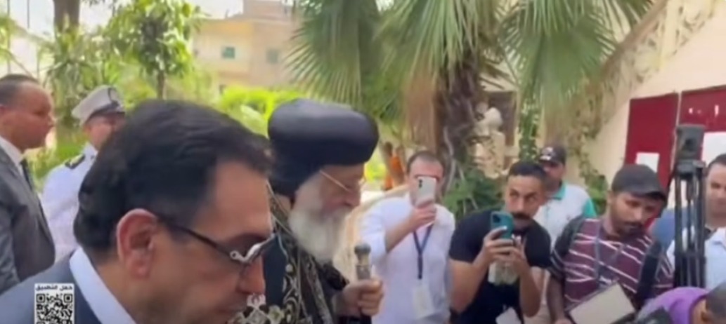 البابا تواضروس الثاني يدلي بصوته في انتخابات مجلس الشيوخ