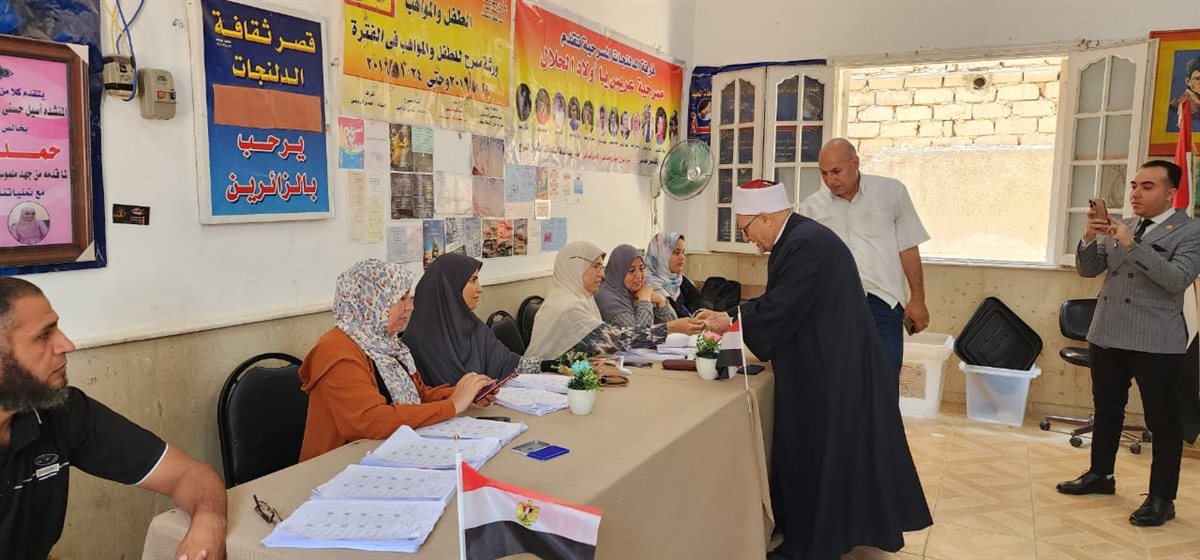 مفتي الجمهورية السابق يدلي بصوته في إنتخابات مجلس الشيوخ