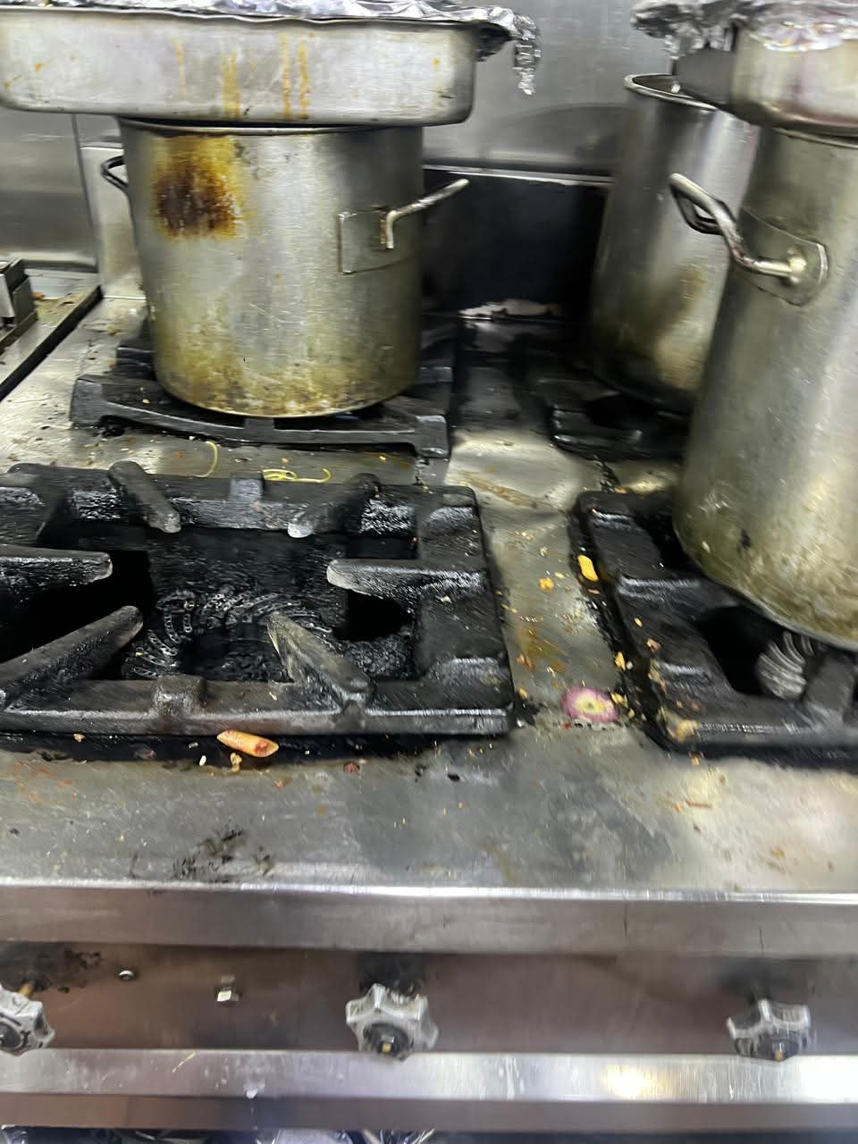 ضبط وإعدام 10 أطنان من الأغذية والمشروبات غير الصالحة للاستهلاك