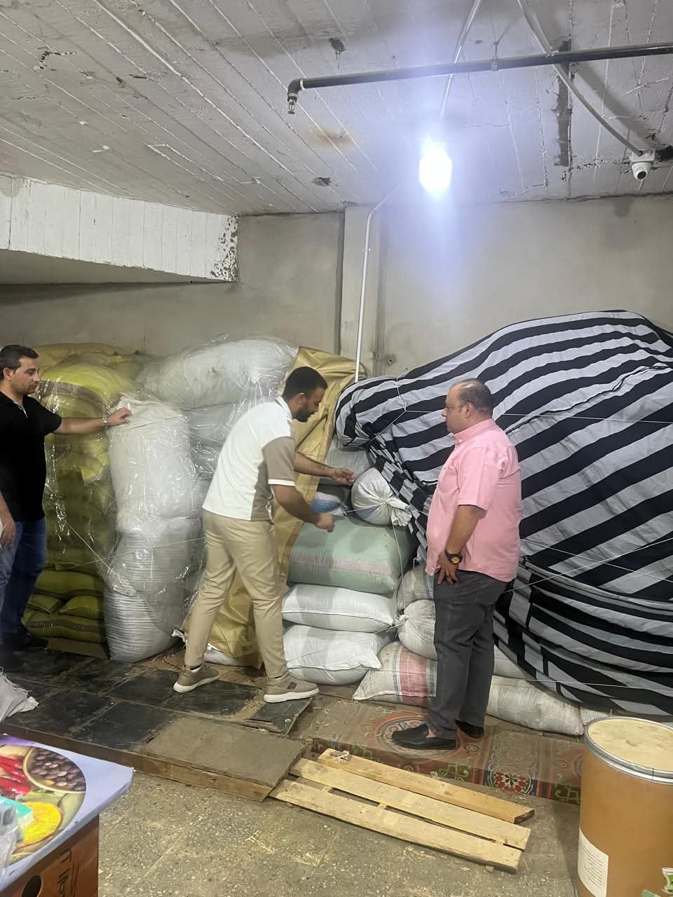 ضبط وإعدام 10 أطنان من الأغذية والمشروبات غير الصالحة للاستهلاك