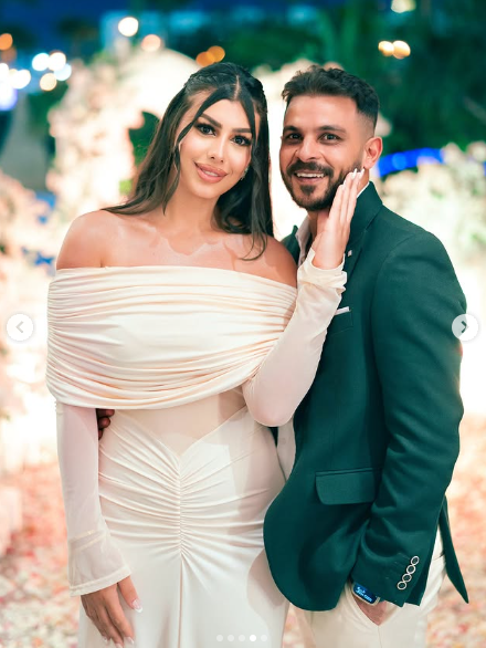 محمد رشاد يعلن خطوبته على فتاة من خارج الوسط الفني ويعلق: فرحتي كملت بيكي