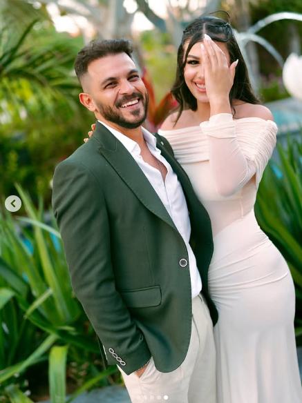 محمد رشاد يحتفل بخطوبته بحضور الأهل والأصدقاء