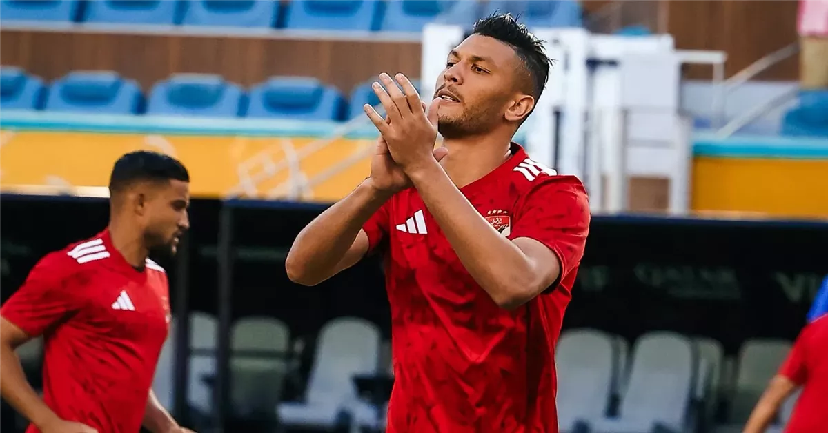 <strong>المدافع المغربي أشرف داري لاعب الاهلي</strong>